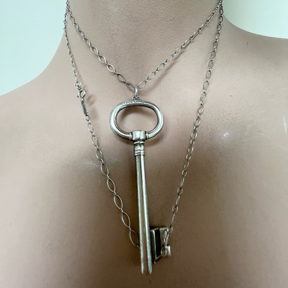 🔴Authentic TIFFANY & CO Sterling Silver Long Chain large KeyPendent Necklace 🔴 - Picture 13 of 13